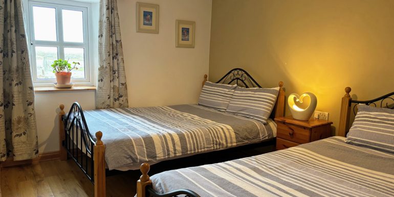 self catering holiday cottage carna connemara gaeltacht (1)