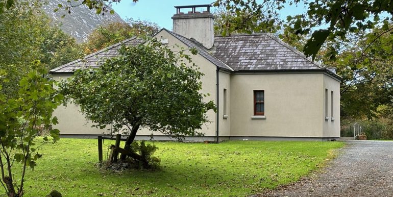 holiday cottage kylemore abbey connemara (1)